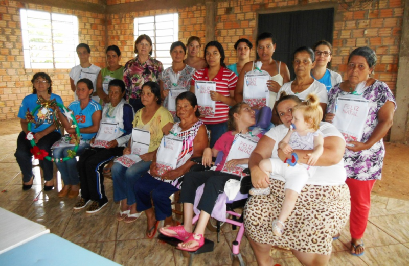 Grupo de Artesanato “Amigas do Bairro Friski”